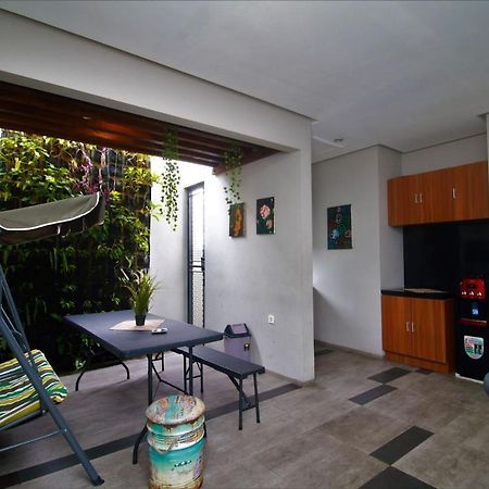 Bale Resident Hostel Jakarta Kültér fotó