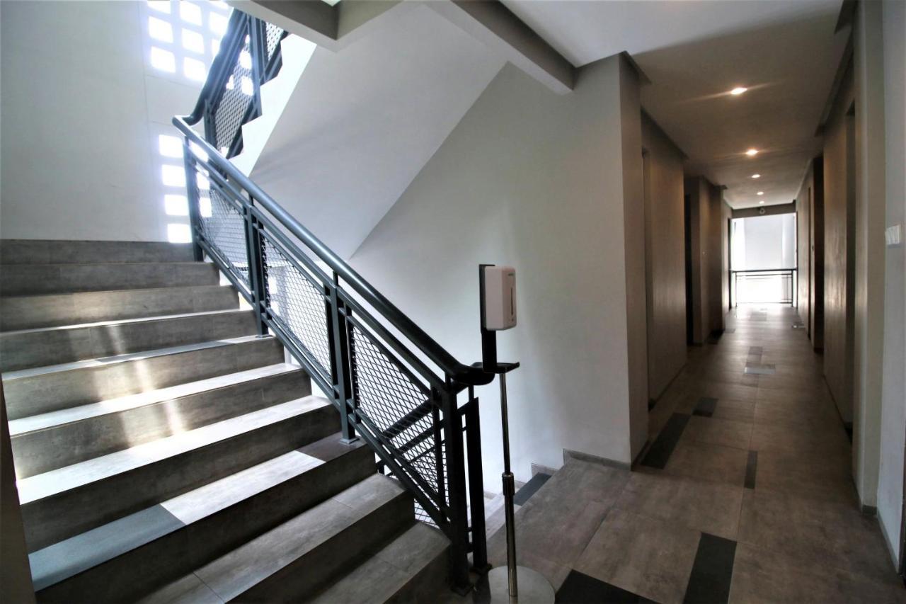 Bale Resident Hostel Jakarta Kültér fotó