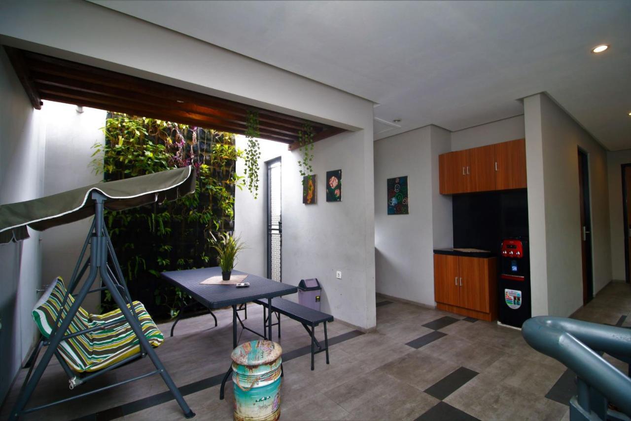 Bale Resident Hostel Jakarta Kültér fotó