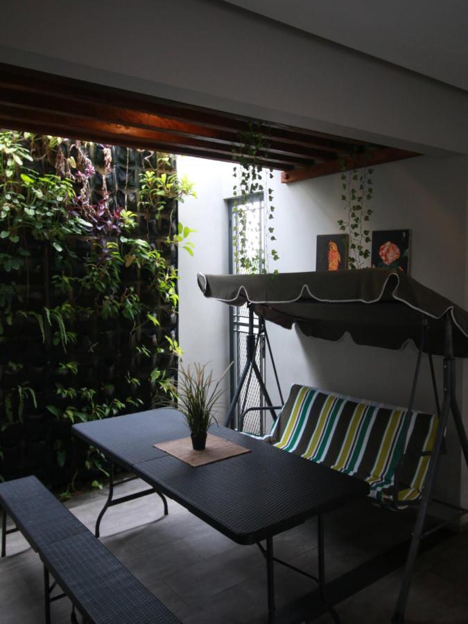 Bale Resident Hostel Jakarta Kültér fotó
